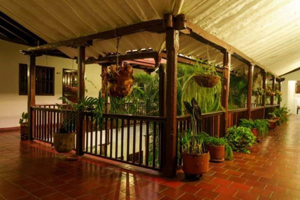 Hotel Las Nieves Giron Exterior photo