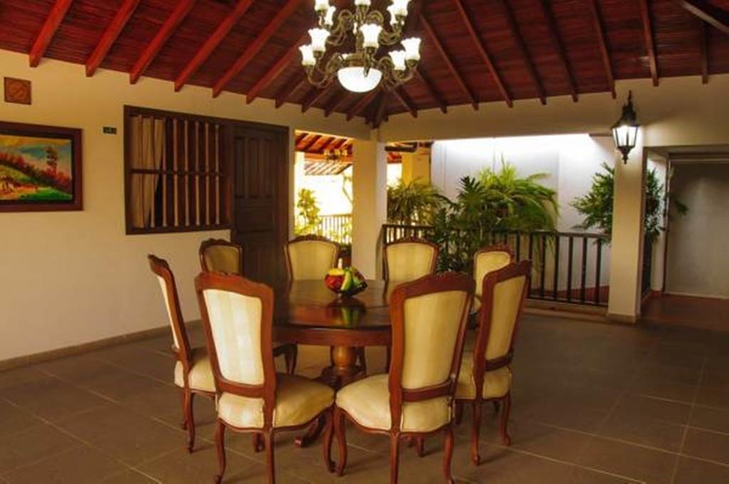 Hotel Las Nieves Giron Exterior photo