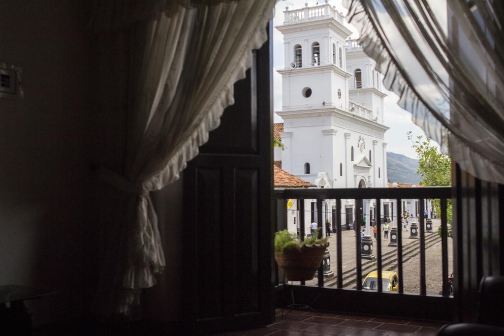 Hotel Las Nieves Giron Exterior photo